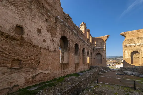Bergama 'dan Kızıl Kilise Pergamon Şehir Harabeleri. Çeşitli açılardan çekilmiş fotoğraflar.