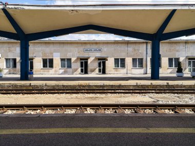 Yugoslavya zamanından kalma bir tren istasyonu.