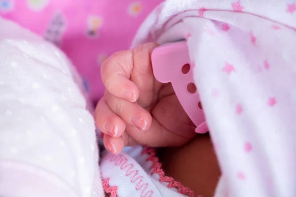 Bebé Recién Nacido Foto Mano Foto Alta Calidad —  Fotos de Stock