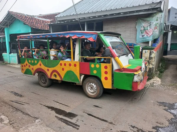 Coches Odong Odong Para Transporte Pasajeros Que Van Alrededor Vivienda — Foto de Stock