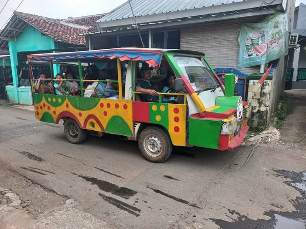 Coches Odong Odong Para Transporte Pasajeros Que Van Alrededor Vivienda — Foto de Stock