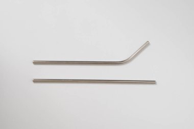 Bu paslanmaz çelik pipet güçlü ve tekrar kullanılabilir.