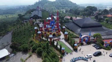 Lembang, 2 Eylül 2024. D 'Castello adında canlı bir tema parkı. Disneyland benzeri tuhaf bir atmosferle tasarlanmış.