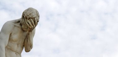 Yüz efekti. Kafası elinde bir heykel.