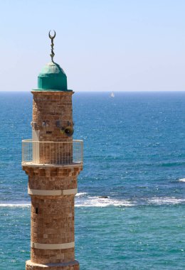 Güneşli bir günde Tel Aviv okyanus manzarası