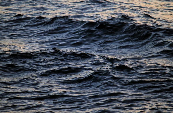 運動中の海の波の接近 — ストック写真