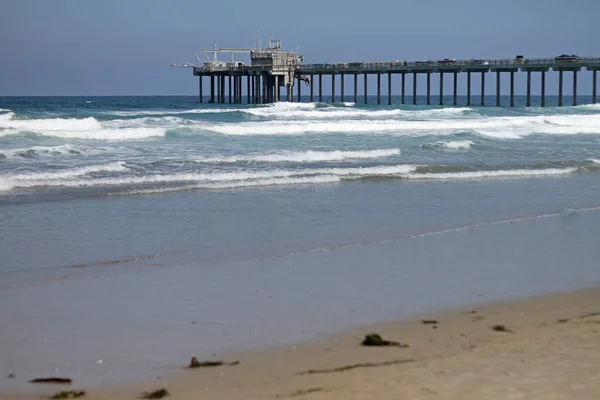 カリフォルニア州サンディエゴのスクリップスビーチの桟橋 — ストック写真