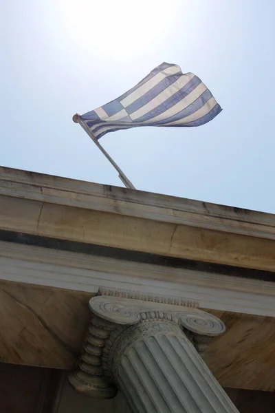 Grekisk Flagga Vajande Vinden — Stockfoto