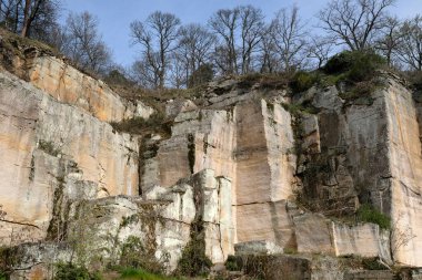 Bad Durkheim, Almanya yakınlarında eski bir Roma taş ocağının kalıntıları.