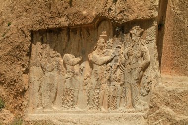 İran, Persepolis yakınlarında oyulmuş bir anıt