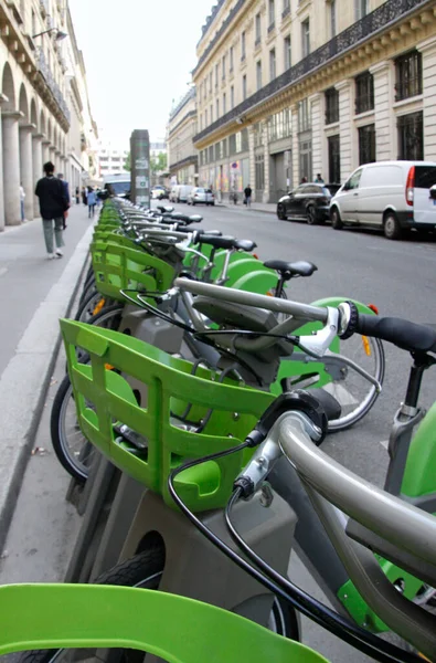 Σειρά Από Ποδήλατα Ενοικίασης Στο Παρίσι Γαλλία — Φωτογραφία Αρχείου