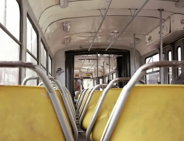 Verwitterte Sitze Einer Alten Straßenbahn Sarajevo Bosnien Und Herzegowina — Stockfoto