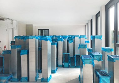 İnşaat alanındaki havalandırma ekipmanları.