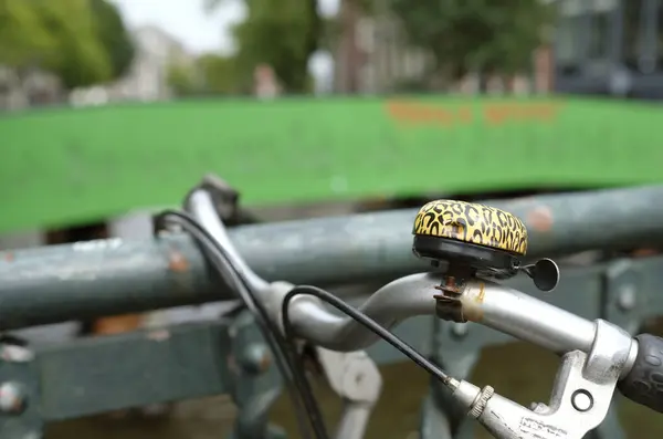 Animal Print Bike Bell Ποδήλατο Στο Άμστερνταμ Της Ολλανδίας — Φωτογραφία Αρχείου