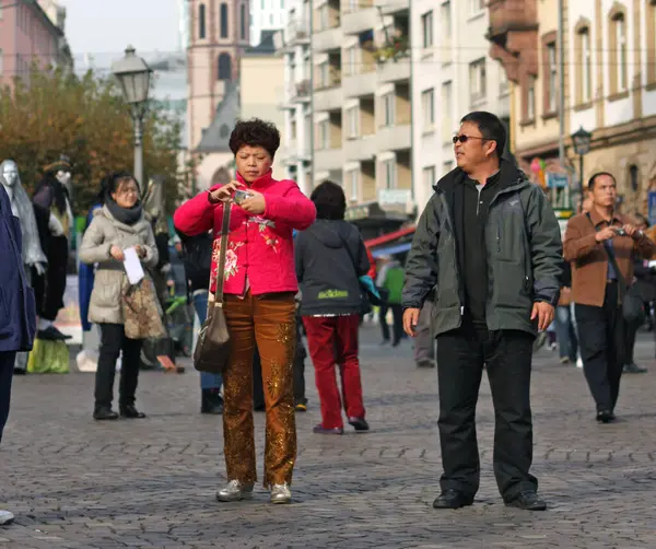 Франкфурт Німеччина Липня 2019 Року Туристична Група Китайських Туристів Оглядає — стокове фото