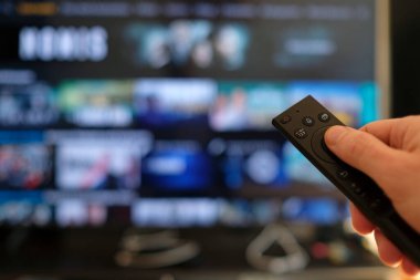 Uzaktan kumanda: TV şovu izlerken alem yapmak