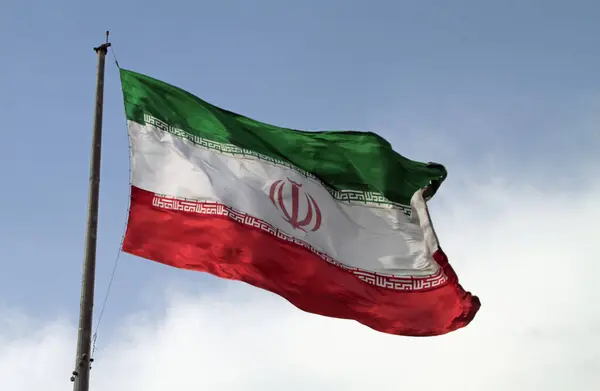 Gran Bandera Iraní Ondeando Viento Fotos de stock