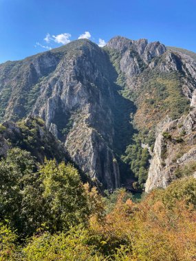 Kuzey Makedonya 'daki Matka Kanyonu çevresindeki güzel manzaralar