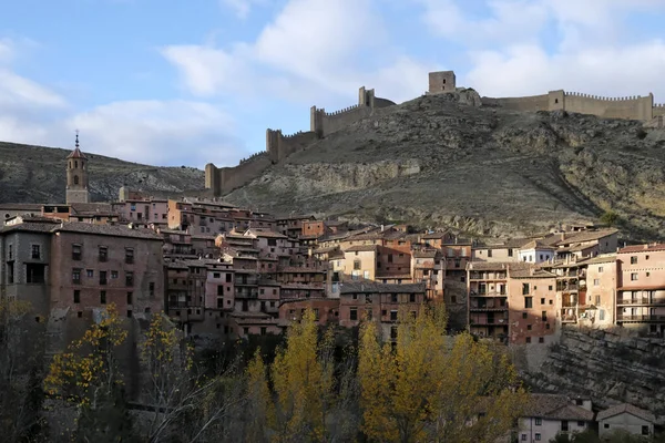 Hermosa Arquitectura Antigua Edificios Pueblo Montaña Albarracin España Fotos de stock