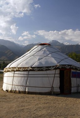 Kırgızistan 'da Issyk Kul Gölü yakınında Yurt