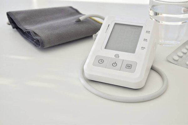 Монитор давления. День гипертонии, Всемирный день сердца, Всемирный день здоровья.