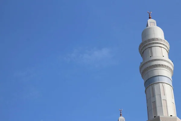 Symbol Mosque Tower Empty Area Sky Blue Left Side Islamic — Stock Photo, Image