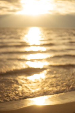 Sahilde güzel bir gün batımı