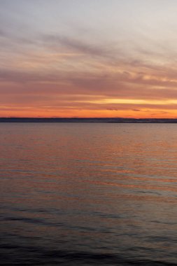 Gölde güzel bir gün batımı