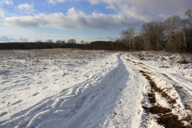 Kırsal kesimde kış manzarası