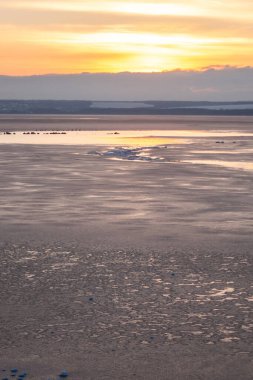 Sahilde gün batımı