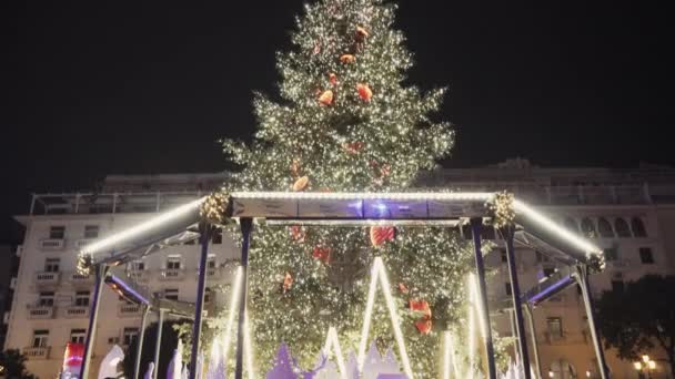 Thesszaloniki Görögország 2022 December Díszített Megvilágított Karácsonyfa Arisztotelész Téren Éjszakai — Stock videók