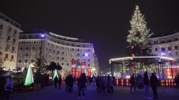Salónica Grécia Dezembro 2022 Árvore Natal Decorada Iluminada Praça Aristotélica — Vídeo de Stock