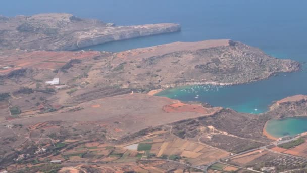 Low Flying Terrain Coastline Landing Malta Airport Landscape View Island — 비디오