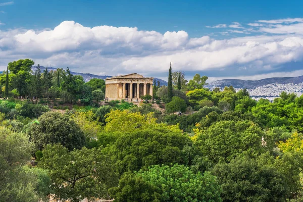 Atény Řecko Chrám Héfaistos Den Pohled Obklopen Zelení Jasném Slunci Stock Obrázky