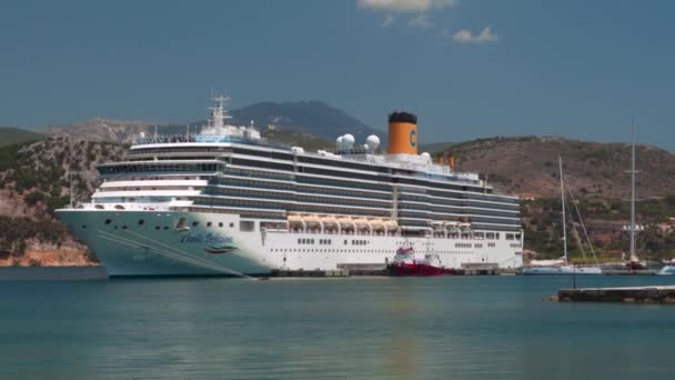 Argostolion Grekland Juli 2021 Kryssningsfartyg Costa Deliziosa Förtöjd Hamnen Argostolion — Stockvideo