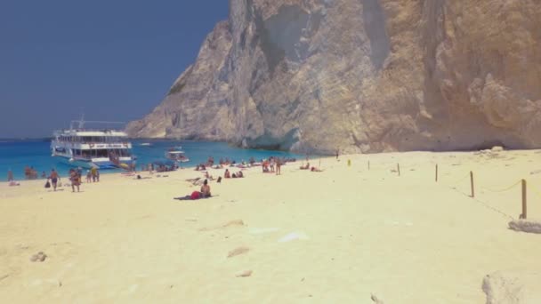 Zante Grecia Luglio 2021 Panning Navagio Beach Con Famoso Naufragio — Video Stock
