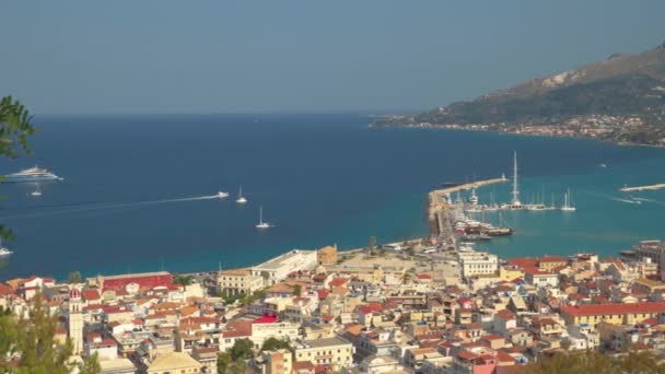 Zakynthos Griechisches Inselhauptstadtpanorama Mit Niedrigen Roten Ziegelgebäuden Ruhiger Meerespromenade Und — Stockvideo