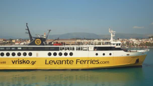 希腊Zakynthos 2021年7月11日 Andreas Kalvos Levante Ferries客轮 在爱奥尼亚群岛平静的海面上有独特的色彩和标志 — 图库视频影像