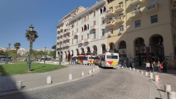 Salonicco Grecia Aprile 2024 Passeggeri Bordo Autobus Trasporto Pubblico Oasth — Video Stock