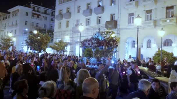 테살로니키 그리스 2024년 03일 금요일 정교회 부활절 Epitaph 중심가의 거리에서 — 비디오