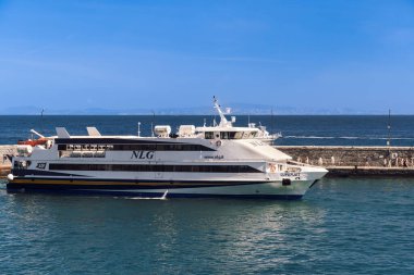 Capri, İtalya - 14 Haziran 2024: Capri Adası Marina Grande Limanı 'nda NLG Superjet.