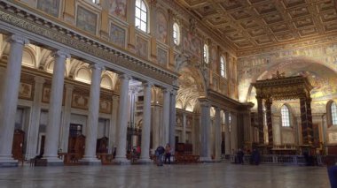 Roma, İtalya - 21 Kasım 2019: Bazilika Papale di Santa Maria Maggiore Kilisesi iç mimarisi, UNESCO Dünya Mirası Bölgesi.