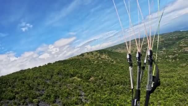 Paragliding Auf Einer Tropischen Insel Hochwertiges Filmmaterial — Stockvideo