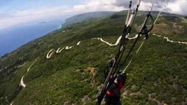 Paragliding tropikal ada okyanusu. Yüksek kalite 4k görüntü