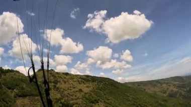 Paragliding tropikal ada okyanusu. Yüksek kalite 4k görüntü