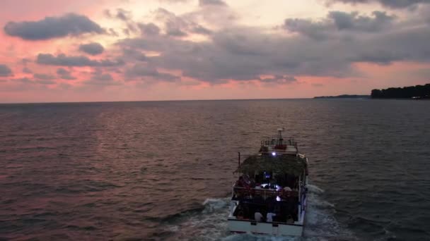 Fartyg Med Turister Svarta Havet Solnedgång Högkvalitativ Film — Stockvideo