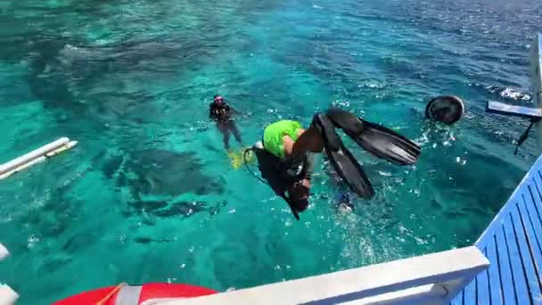 Diving Jumping Water Boat Equipment High Quality Footage Somersault — Stock Video