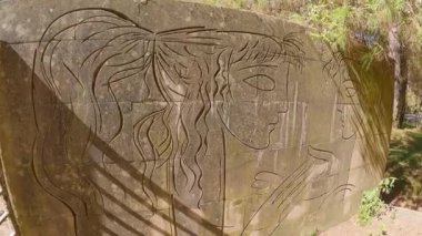 Yaşlı bir adam ve bir kız. Yüksek kalite 4k görüntü