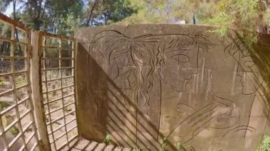 Yaşlı bir adam ve bir kız. Yüksek kalite 4k görüntü