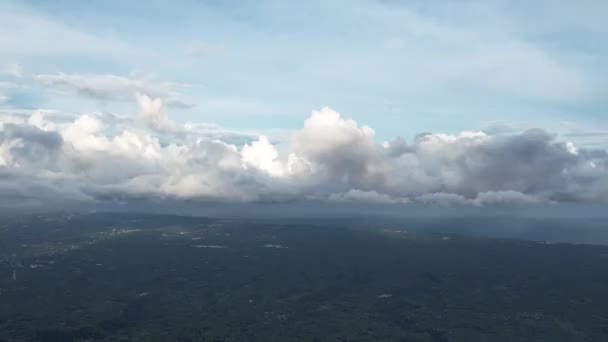 Timelapse Atardecer Montañas Isla Tropical Drone Océano Nubes Imágenes Alta — Vídeo de stock